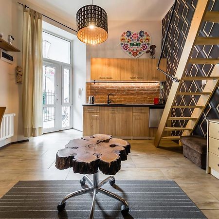 Studio Z Ogrodem Przy Starej Zajezdni Krakow Ngoại thất bức ảnh