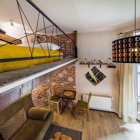 Studio Z Ogrodem Przy Starej Zajezdni Krakow Ngoại thất bức ảnh