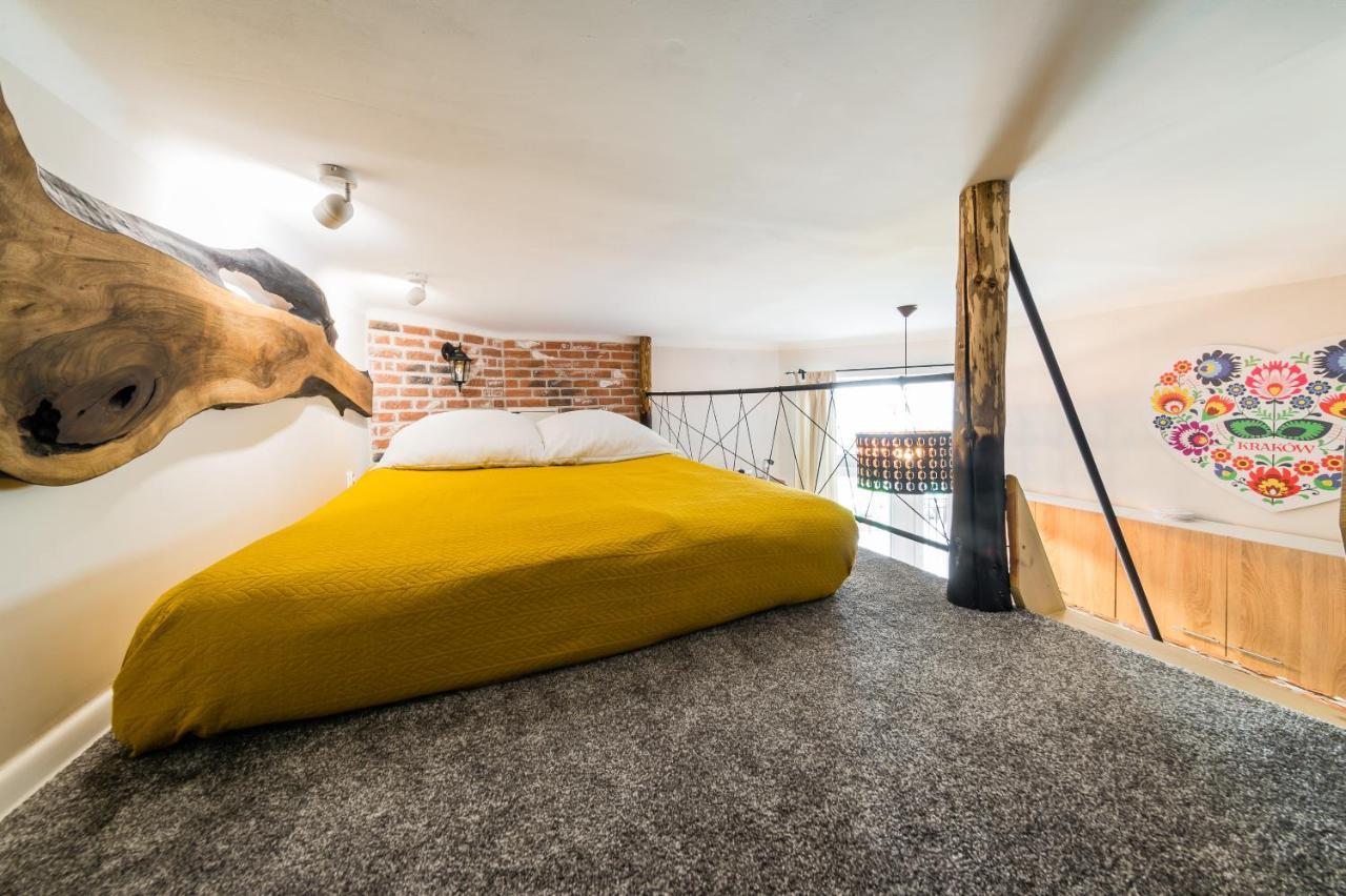 Studio Z Ogrodem Przy Starej Zajezdni Krakow Ngoại thất bức ảnh