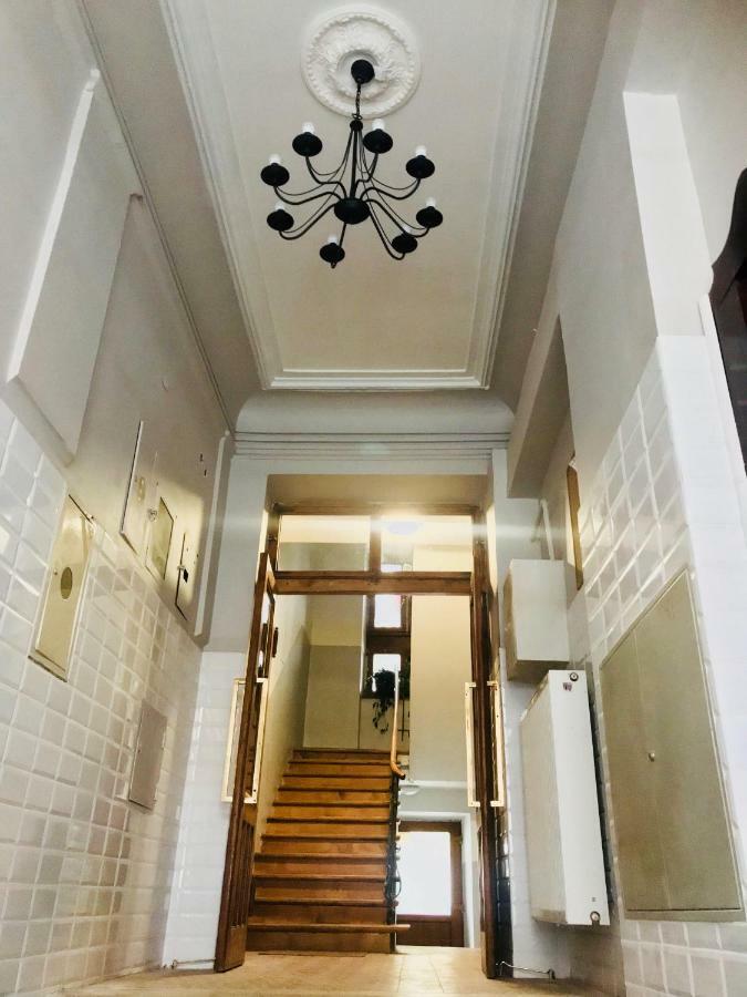 Studio Z Ogrodem Przy Starej Zajezdni Krakow Ngoại thất bức ảnh