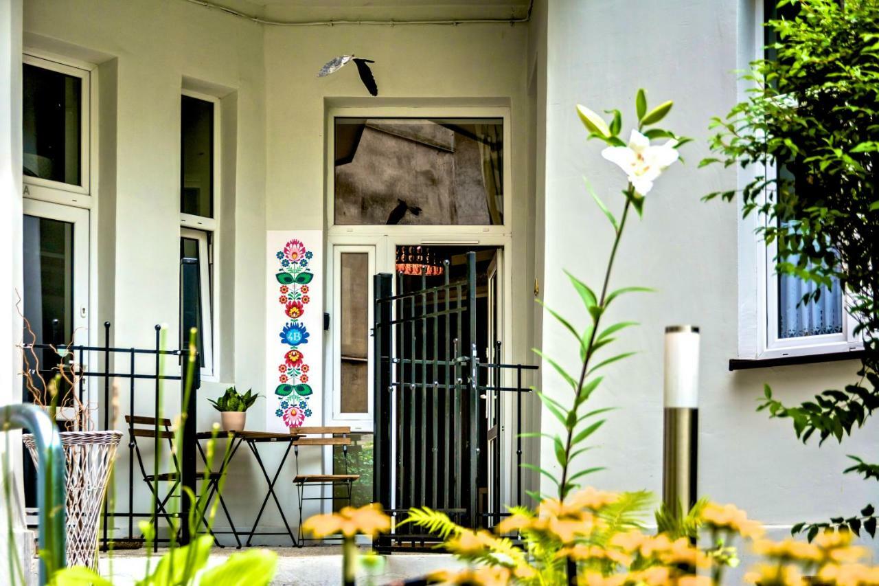 Studio Z Ogrodem Przy Starej Zajezdni Krakow Ngoại thất bức ảnh